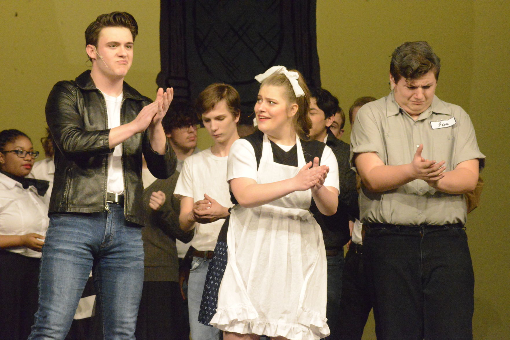 031120 moline musical 174.JPG